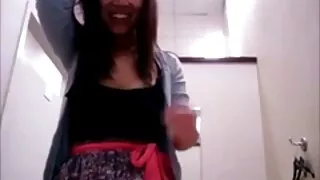 Ladyboy de peito gra ...