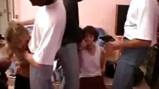 Bosomy MILF não vai  ...