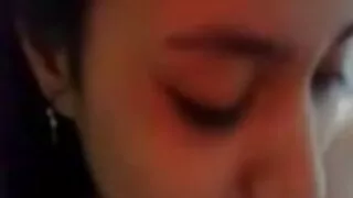 Garota pálida magra  ...