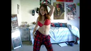 Peito enorme morena  ...