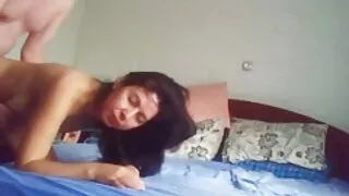 Linda loira monta o  ...