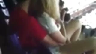 Garota sedutora dá a ...