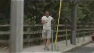 Esta linda garota co ...
