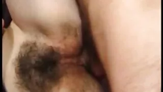 Ela está desesperada ...