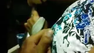 Garota preta com tin ...